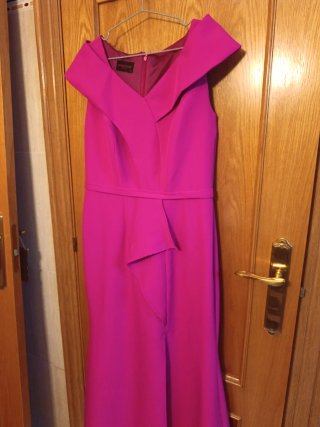 Vestido fiesta largo fucsia con abertura