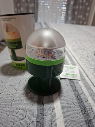 Luz de emergencia LEDONE conectada