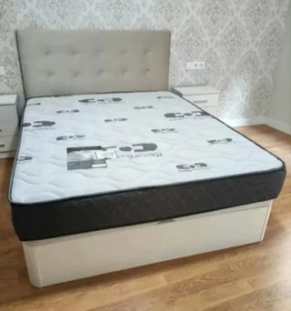 Letti matrimoniali disponibili