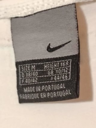 T-shirt Nike donna bianca