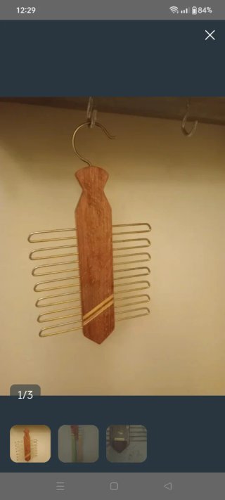 Colgador de corbatas de madera