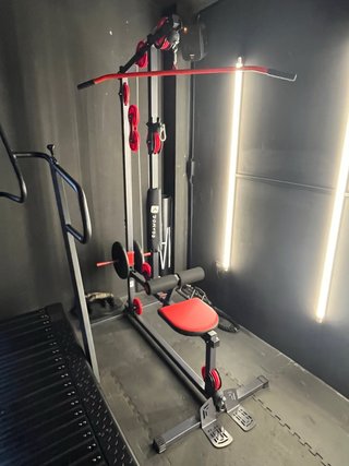 Máquina de gimnasio Gironda Jalones y Remo