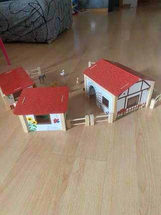 Granja de juguete con animales