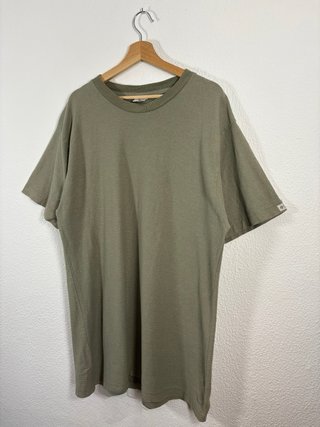 Camiseta verde oliva de rayas