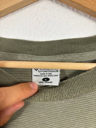 Camiseta verde oliva de rayas