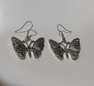 Pendientes mariposa plateados