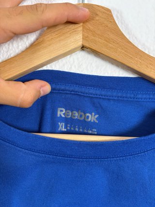 Camiseta Reebok azul manga larga