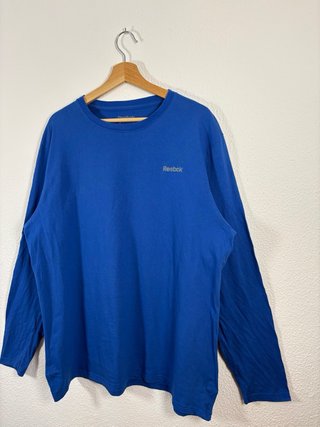 Camiseta Reebok azul manga larga