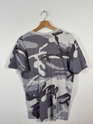 Camiseta Nike Camuflaje Gris y Blanca
