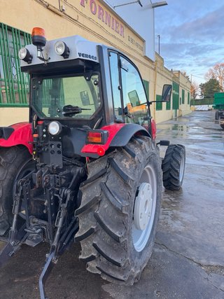Tractor McCormick F90XL