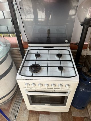 Cucina a gas 4 fuochi con forno