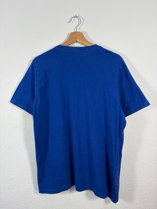 Camiseta Adidas azul con logo