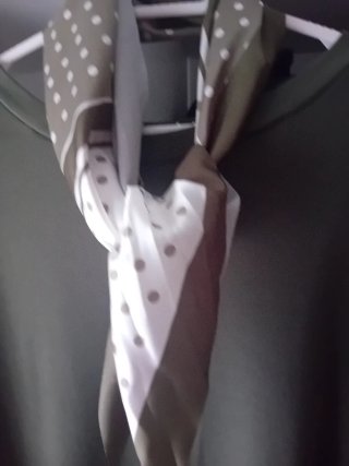 Blusa con pañuelo y regalo 3 prendas