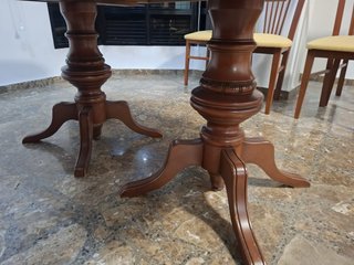 Mueble de comedor , mesa y sillas de madera maciza