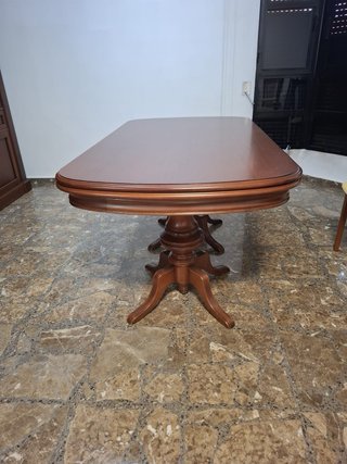 Mueble de comedor , mesa y sillas de madera maciza
