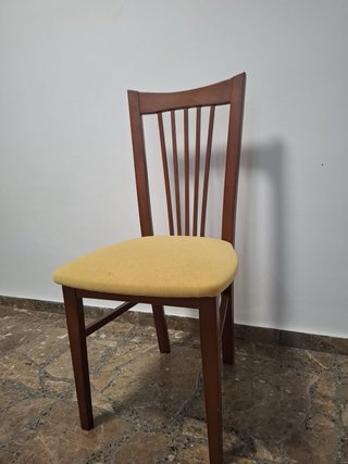 Mueble de comedor , mesa y sillas de madera maciza