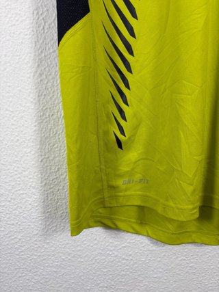 Camiseta Nike Verde y Negra