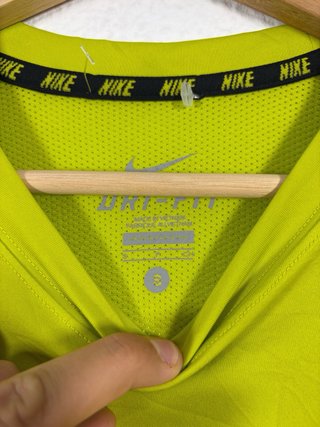 Camiseta Nike Verde y Negra
