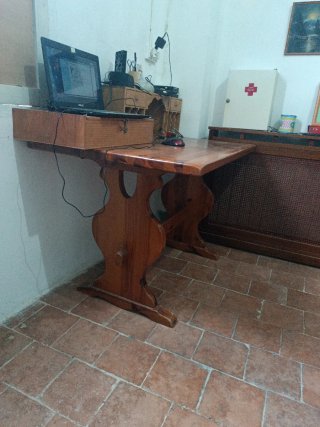 Mesa de madera rústica