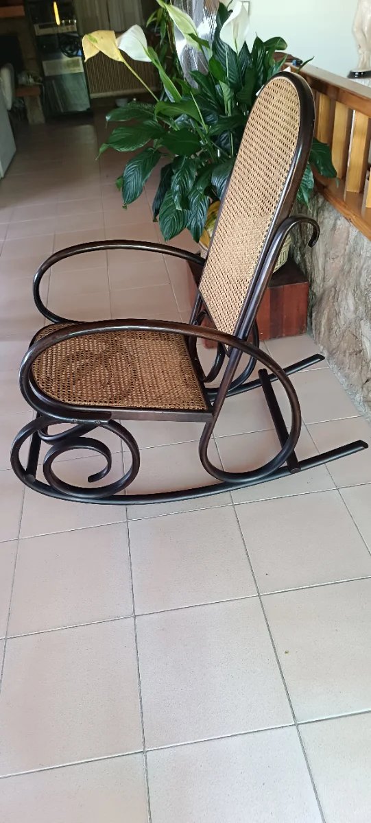 Mecedora Vintage Thonet de ratán y madera