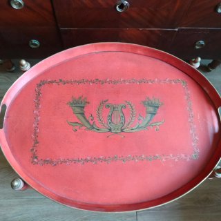Antigua mesa auxiliar vintage bandeja roja frances