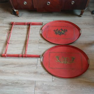 Antigua mesa auxiliar vintage bandeja roja frances