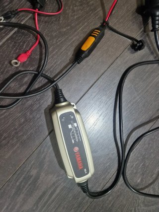 Cargador Batería Mantenimiento Yamaha