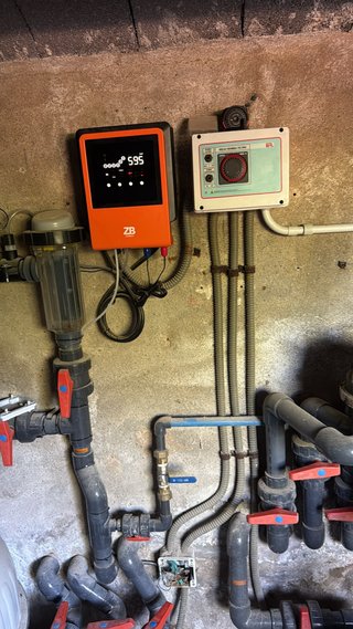 Servicio piscinas, instalaciones y reparaciones.