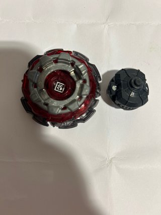 Peonza Beyblade Roja y Negra