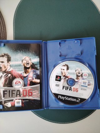 Juego de PlayStation 2 FIFA 06