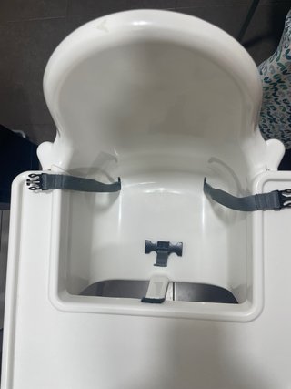 Trona IKEA con bandeja y protector