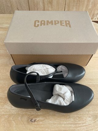 Zapato salón Camper Helena Negro