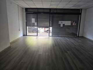 Local comercial en alquiler en Eixample Nord – La Devesa en Girona