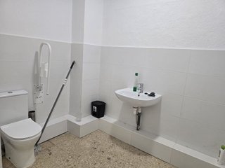 Local comercial en alquiler en Eixample Nord – La Devesa en Girona