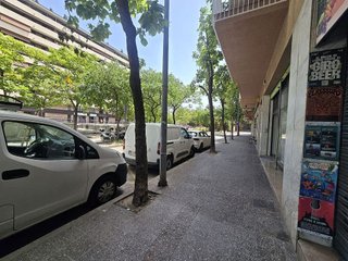 Local comercial en alquiler en Eixample Nord – La Devesa en Girona