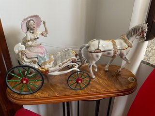 Figura Carroza Princesa y Caballo Cerámica