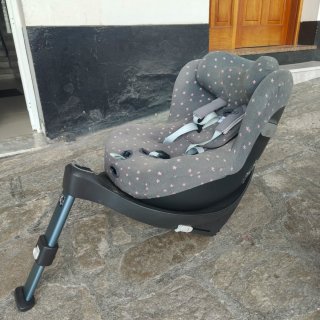 Silla de coche giratoria Cybex i size.