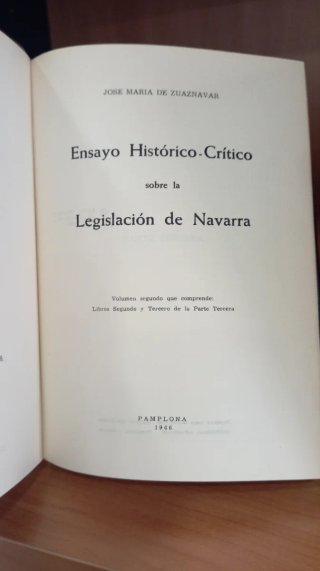 12 tomos de Derecho Foral Navarra