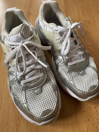 Nike V2K Run Talla 38.5