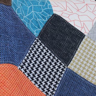 Poltroncina con Poggiapiedi in Tessuto Patchwork