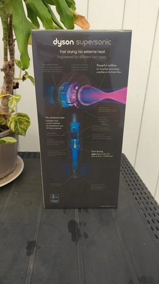 Asciugacapelli Dyson Supersonic bianco con accessori