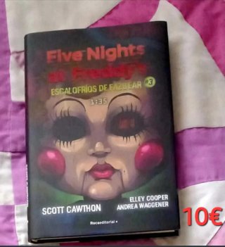 LIBRO FNAF NIGHTS AT FREDDY.1:35(ESC FAZBEAR 3 NUE