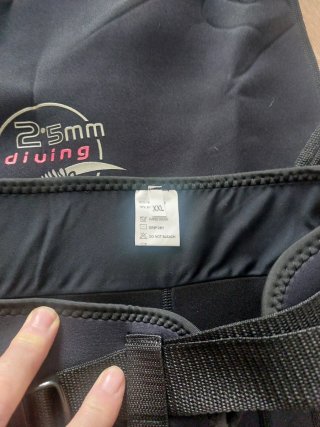 Pantalon de cargo y chaleco de neopreno