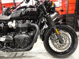 Triumph Bonneville T120 Black