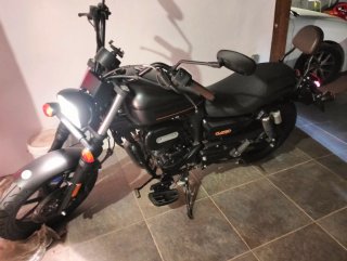 Moto UM Renegade Sport 125cc Negra