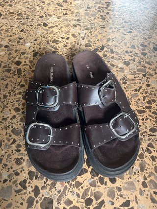 Sandalias Bershka Marrones Hebillas Tachuelas