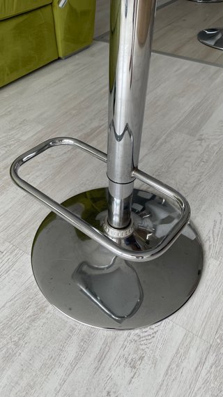 Sgabelli alti per cucina bianchi e argentati
