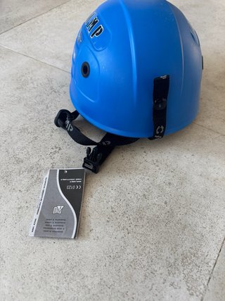 Cascos de montaña y escalada azules