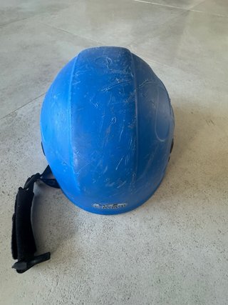 Cascos de montaña y escalada azules