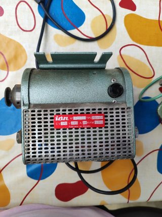 Máquina de coser Refrey Transforma 427